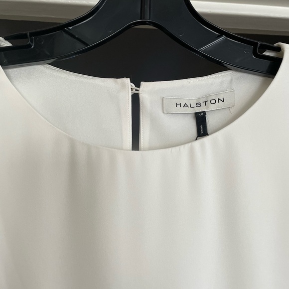 Halston flowy arm dress in Chalk - Picture 5 of 10